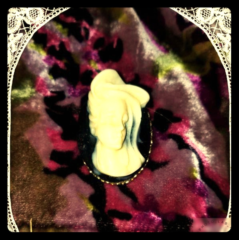 Rare 3D Cameo